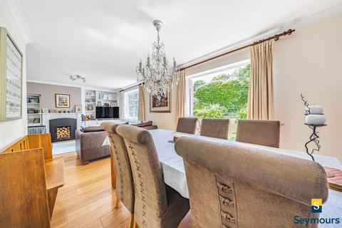 2 Litchfield Way, Guildford, GU2 7QL