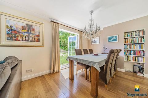 2 Litchfield Way, Guildford, GU2 7QL