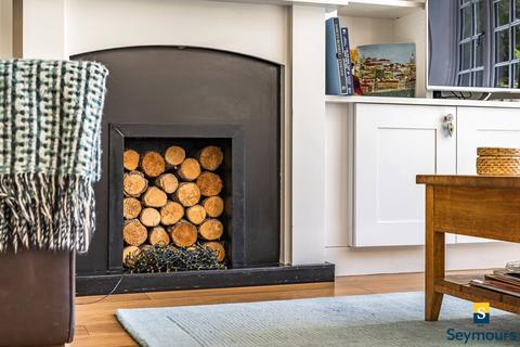 2 Litchfield Way, Guildford, GU2 7QL