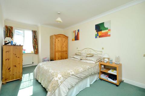 2 bedroom flat to rent, Sheepcote Road, Harrow, HA1