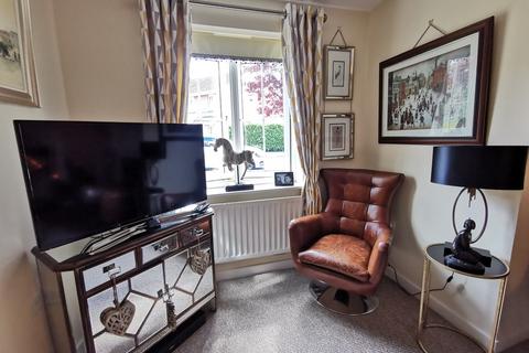 4 bedroom mews to rent, Sunningdale Drive, Chorley PR7