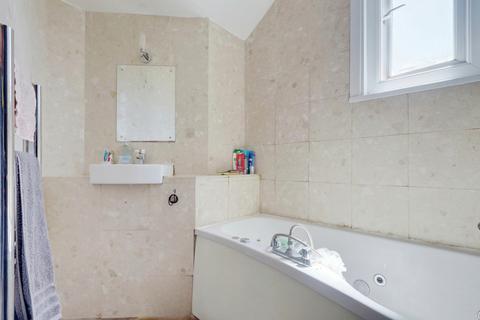 5 Cromer Road, Southend-on-sea, SS1 2DU