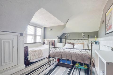5 Cromer Road, Southend-on-sea, SS1 2DU
