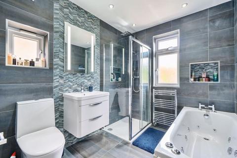 81 Oaks Road, Kenley, CR8 5NZ