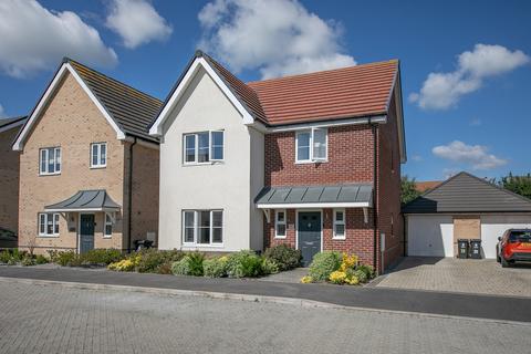 4 bedroom detached house for sale, Meadow Lane, Great Bentley, Colchester, CO7