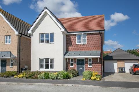 4 bedroom detached house for sale, Meadow Lane, Great Bentley, Colchester, CO7