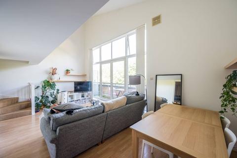 1 bedroom flat to rent, Old Ford Road, Bow, London, E3