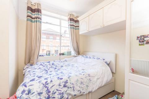 2 bedroom flat to rent, Eamont Street, St John's Wood, London, NW8