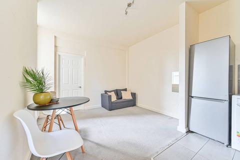 1 bedroom flat for sale, Babington Road, Streatham, London, SW16