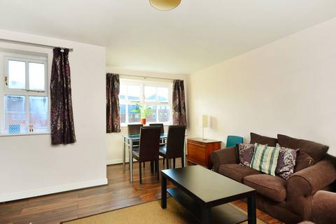 2 bedroom flat to rent, Macmillan Way, Tooting Bec, London, SW17