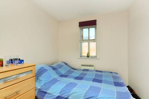 2 bedroom flat to rent, Macmillan Way, Tooting Bec, London, SW17