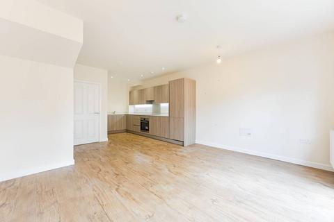 4 bedroom end of terrace house to rent, Springfield Place, Tooting Bec, London, SW17