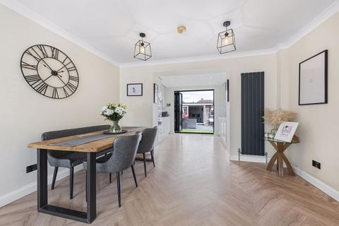 99 Wellington Avenue, Sidcup, DA15 9HF