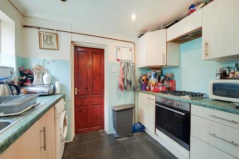 2 bedroom flat for sale, Hornsey Road Road, Hornsey, London, N8