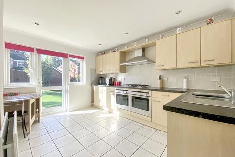 27 Stirling Close, Sidcup, DA14 6RP