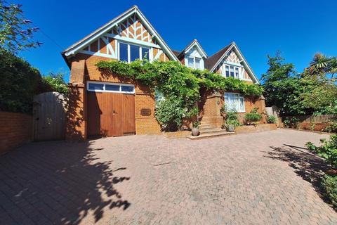 4 bedroom character property for sale, Little Bookham Street, Bookham