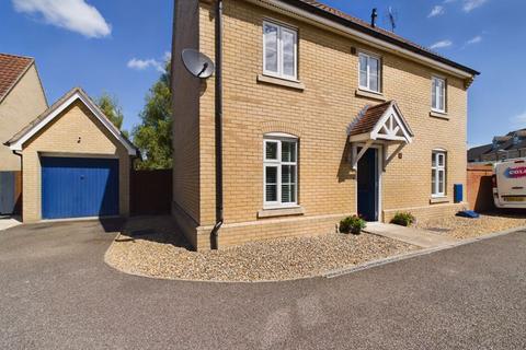 3 bedroom detached house for sale, Mead Road, Bury St. Edmunds