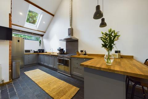 110 Birmingham Road, Lichfield, WS14 9BW