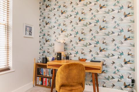 2 bedroom flat for sale, High Street, Winchester, SO23
