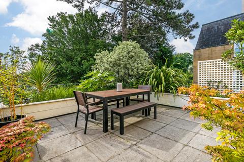 2 bedroom ground floor flat for sale, Barnes Close, Winchester, SO23