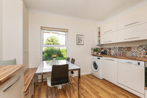 2 bedroom ground floor flat for sale, Barnes Close, Winchester, SO23