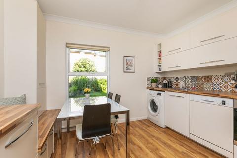 Flat 5, Palmerston Court Barnes Close, Winchester, SO23 9TS