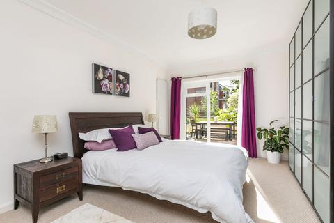 Flat 5, Palmerston Court Barnes Close, Winchester, SO23 9TS