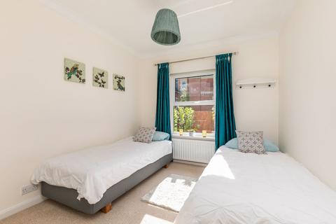 Flat 5, Palmerston Court Barnes Close, Winchester, SO23 9TS