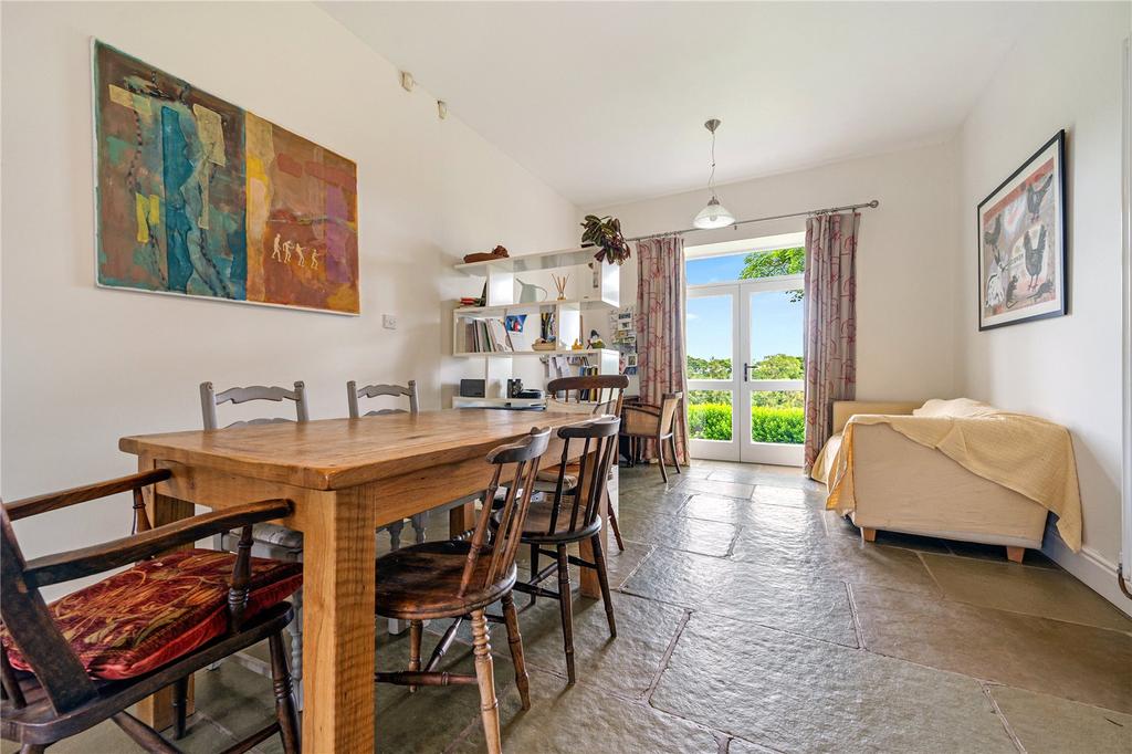 Living Dining Area