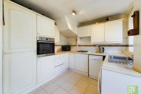 3 bedroom semi-detached house for sale, Greenleas Close, Yateley, Hampshire, GU46