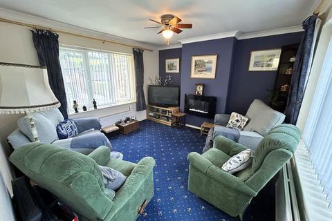 1 Brooklands, Colwyn Bay, LL29 8EN