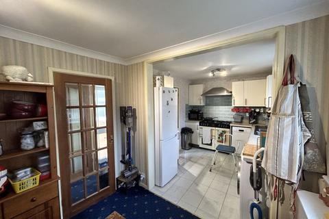 1 Brooklands, Colwyn Bay, LL29 8EN
