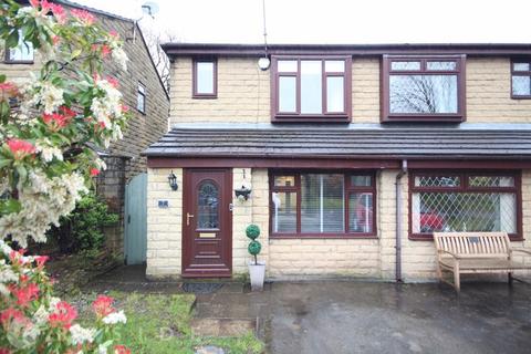 2 bedroom semi-detached house to rent, Ascot Close, Rochdale OL11