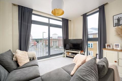 1 bedroom flat for sale, Guildford Street, Chertsey