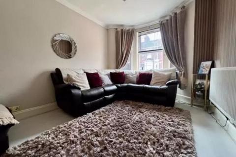 5 bedroom end of terrace house for sale, Cromwell Road, Luton