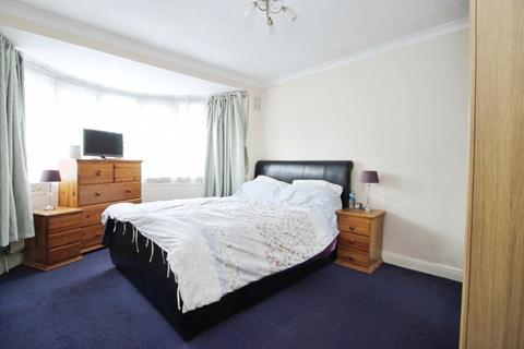 3 bedroom semi-detached house for sale, The Heights, Northolt