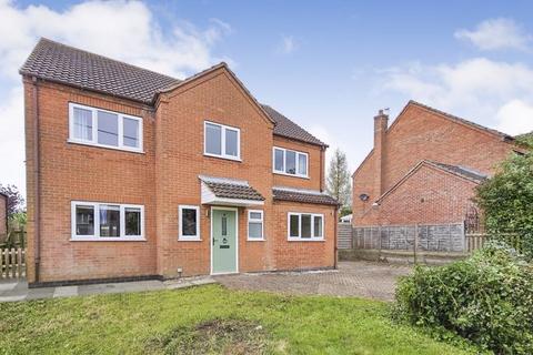 4 bedroom detached house to rent, Newton Way, Woolsthorpe By Colsterworth, Grantham, NG33 5NR