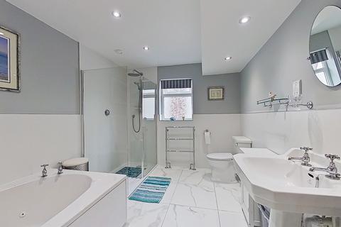 25 Brooks Road, Sutton Coldfield, B72 1HP