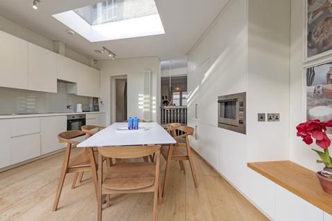 4 bedroom townhouse to rent, Battersea Square, Battersea