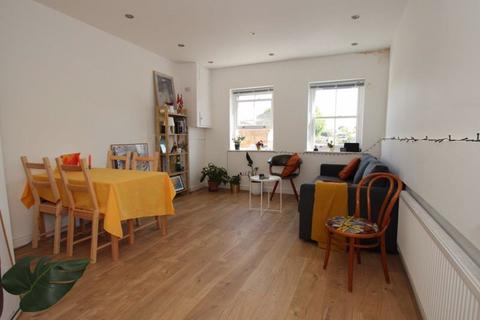 1 bedroom apartment to rent, Rosebank Gardens North, London E3