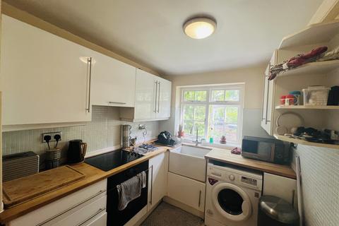 2 bedroom terraced house to rent, Victoria Street, CW1