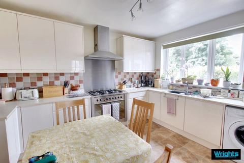 63 Blair Road, Trowbridge, BA14 9JZ