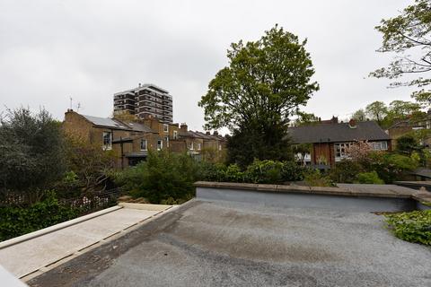 61b Lauriston Road, London, E9 7HA