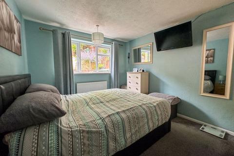 3 Hazel Grove, Leek, ST13 8UU