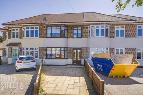 3 bedroom terraced house for sale, Heather Way, Rise Park, Romford, RM1