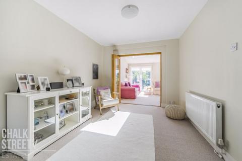70 Heather Way, Romford, RM1 4TA