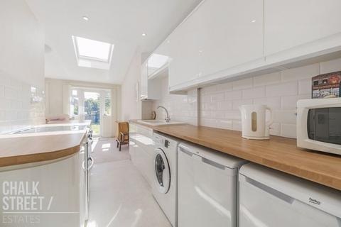 70 Heather Way, Romford, RM1 4TA