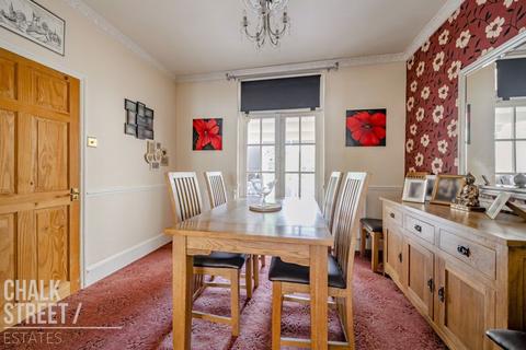 78 Marks Road, Romford, RM7 7AH
