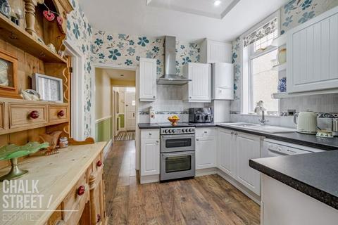 78 Marks Road, Romford, RM7 7AH
