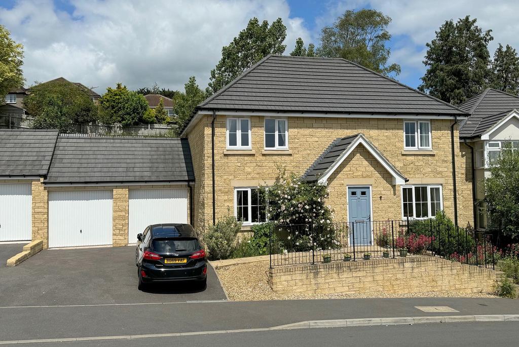 Wincanton, Somerset, BA9 4 bed detached house for sale £400,000
